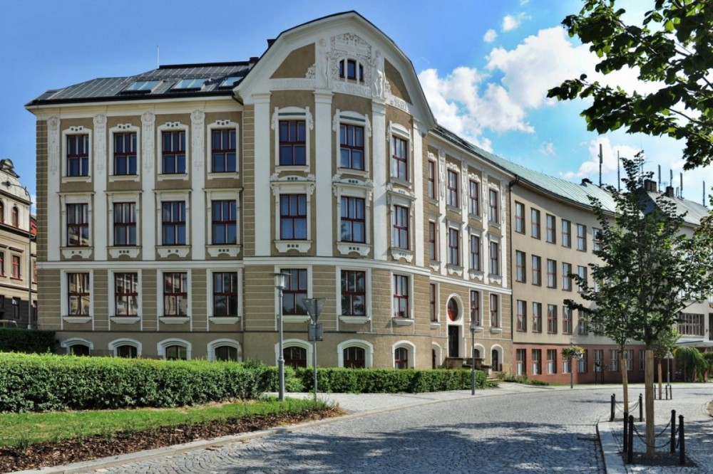 Střední uměleckoprůmyslová škola a Vyšší odborná škola